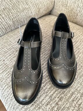 NWT WOMENS 9.5M ARIZONA JEAN CO. Metallic round closed toe loafer SHOES